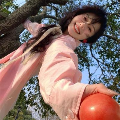 蒙面纱的男子